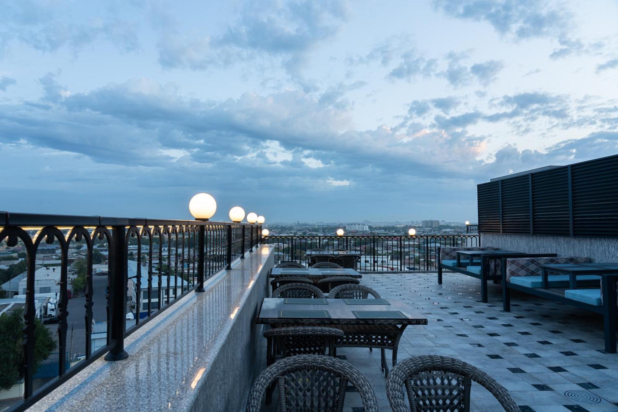 Shamsan Airport Hotel Tashkent Esterno foto