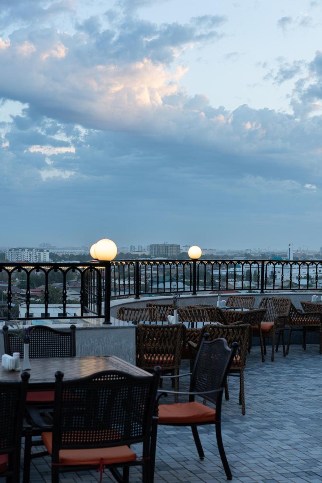 Shamsan Airport Hotel Tashkent Esterno foto